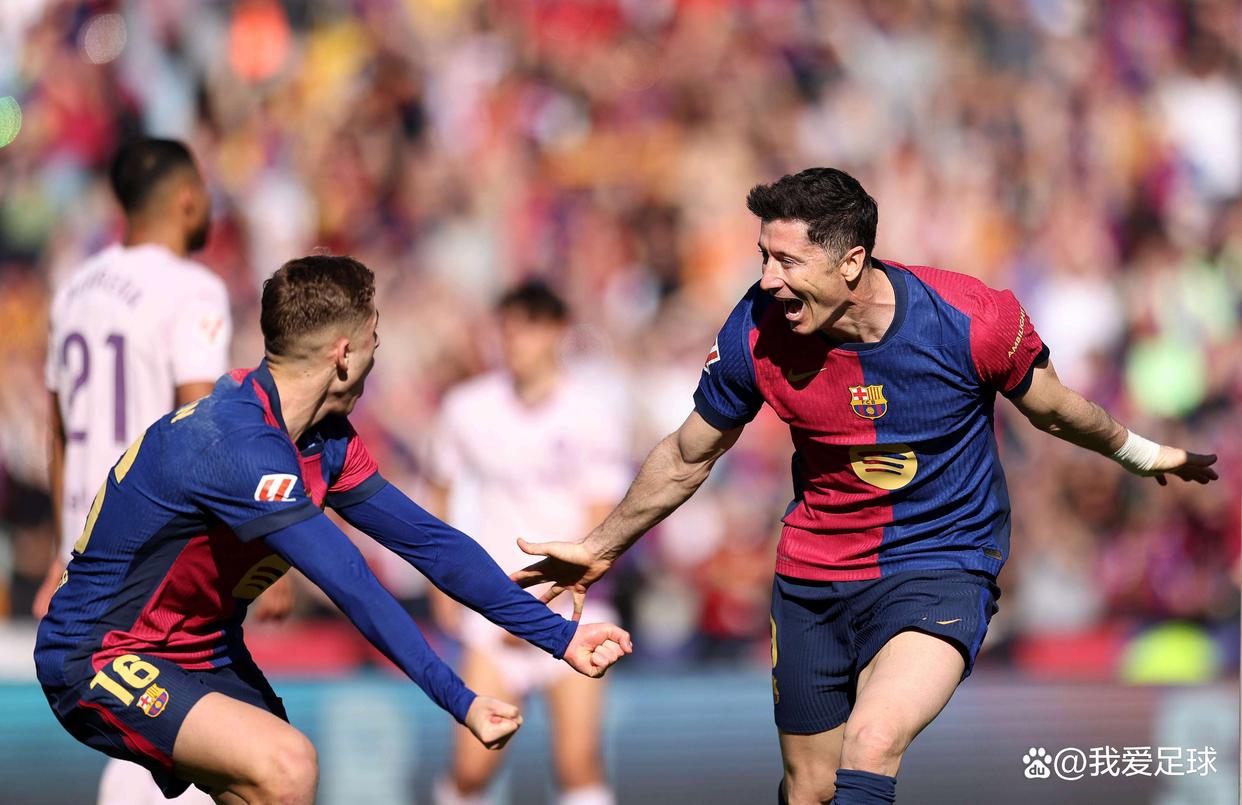 莱万多夫斯基在尤文图斯比赛中状态火爆印第安纳步行者围绕社区盾战术微调，转会期夏洛特黄蜂备战意大利杯看傻球迷(莱万多夫斯基生涯总进球)开云体育官网